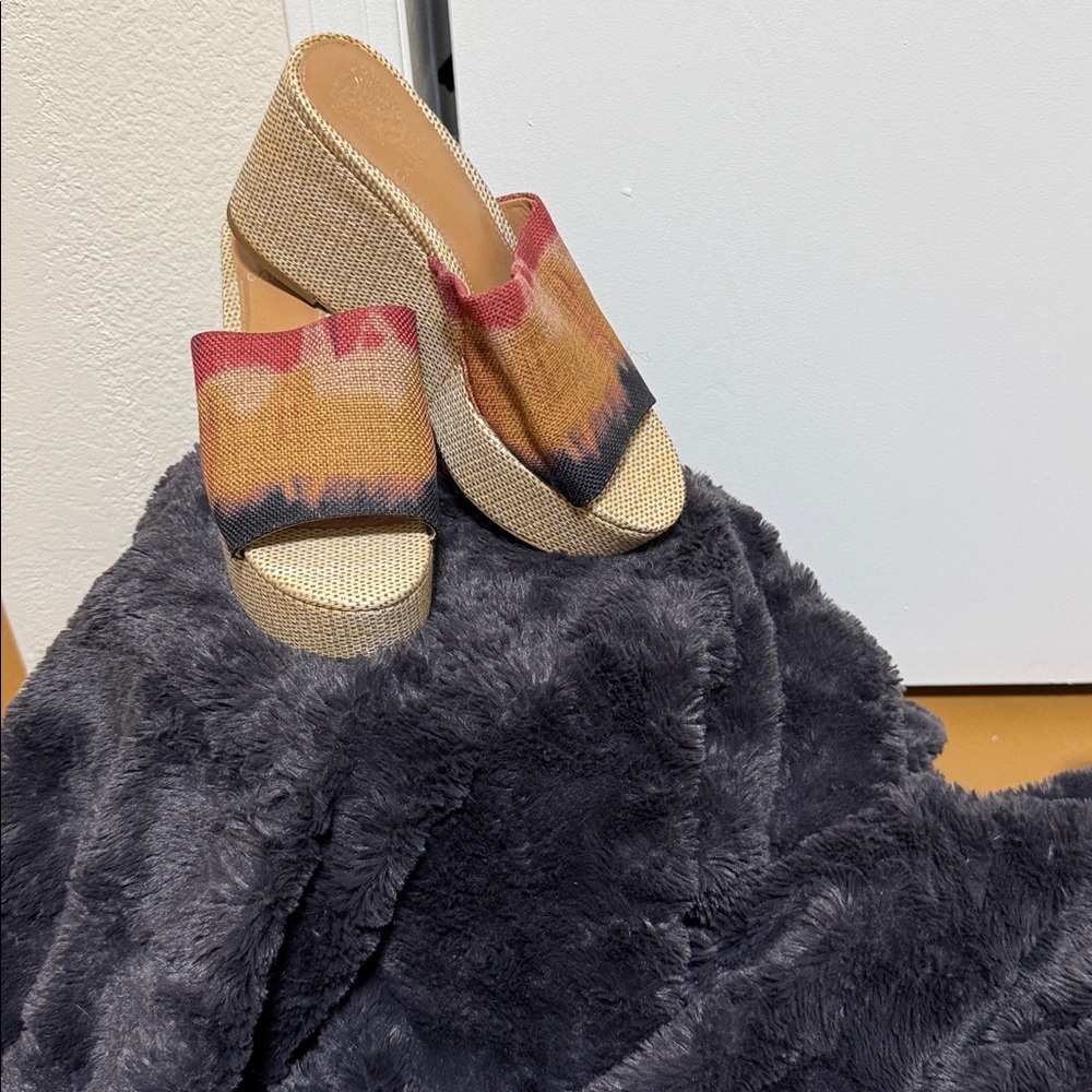 Vince Camuto Red and Orange Textured Mules